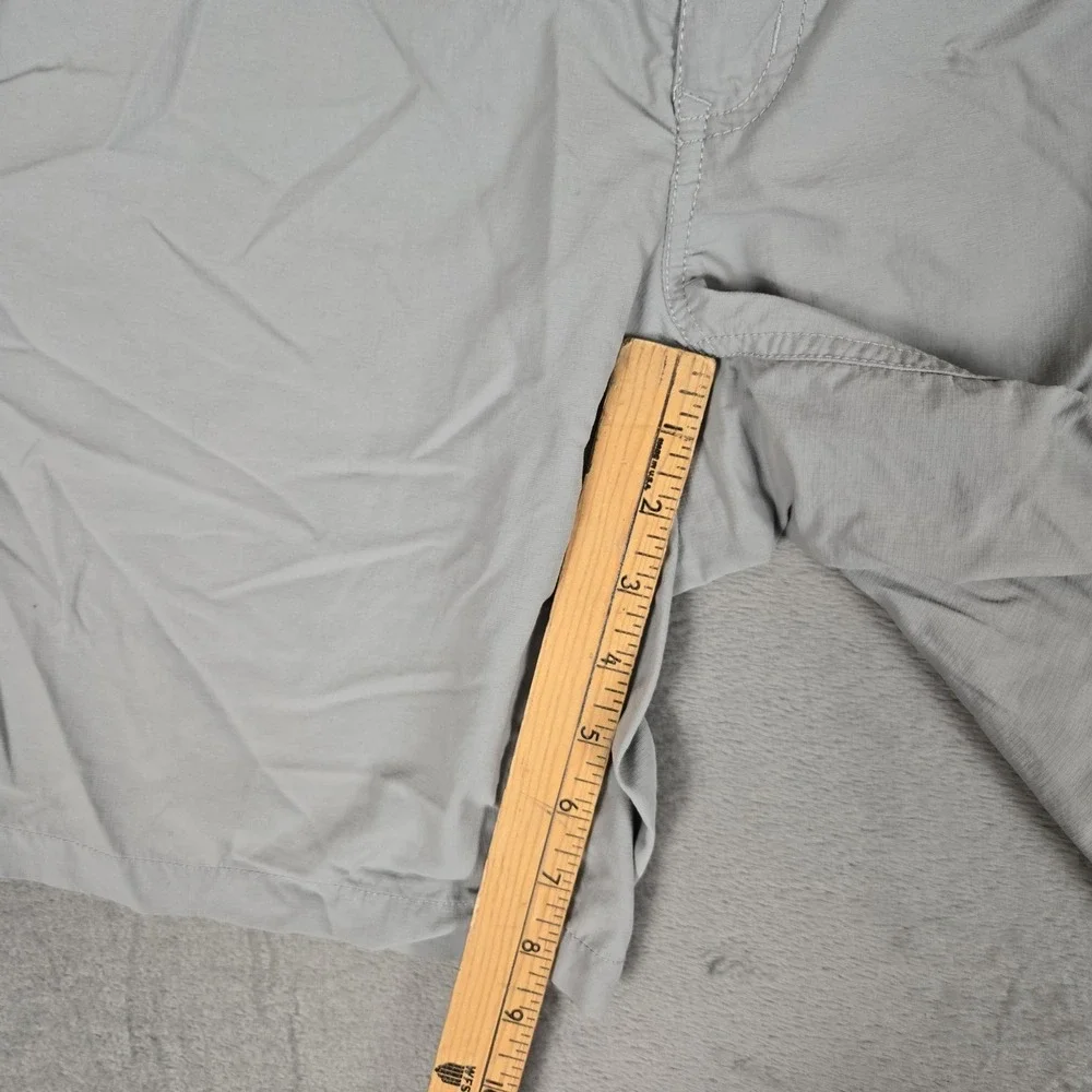 The North Face Shorts Mens 40 Flashdry Hiking Outdoor Ripstop Pockets Gray EUC